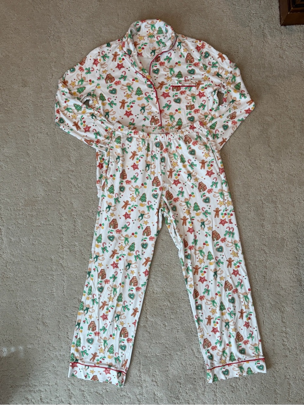 Roller Rabbit White Holiday Gingerbread Print Kids Pajama Set with Red Trim